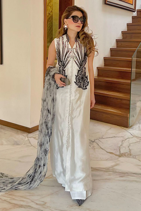 Picture of Areej Fatima In White Hawk